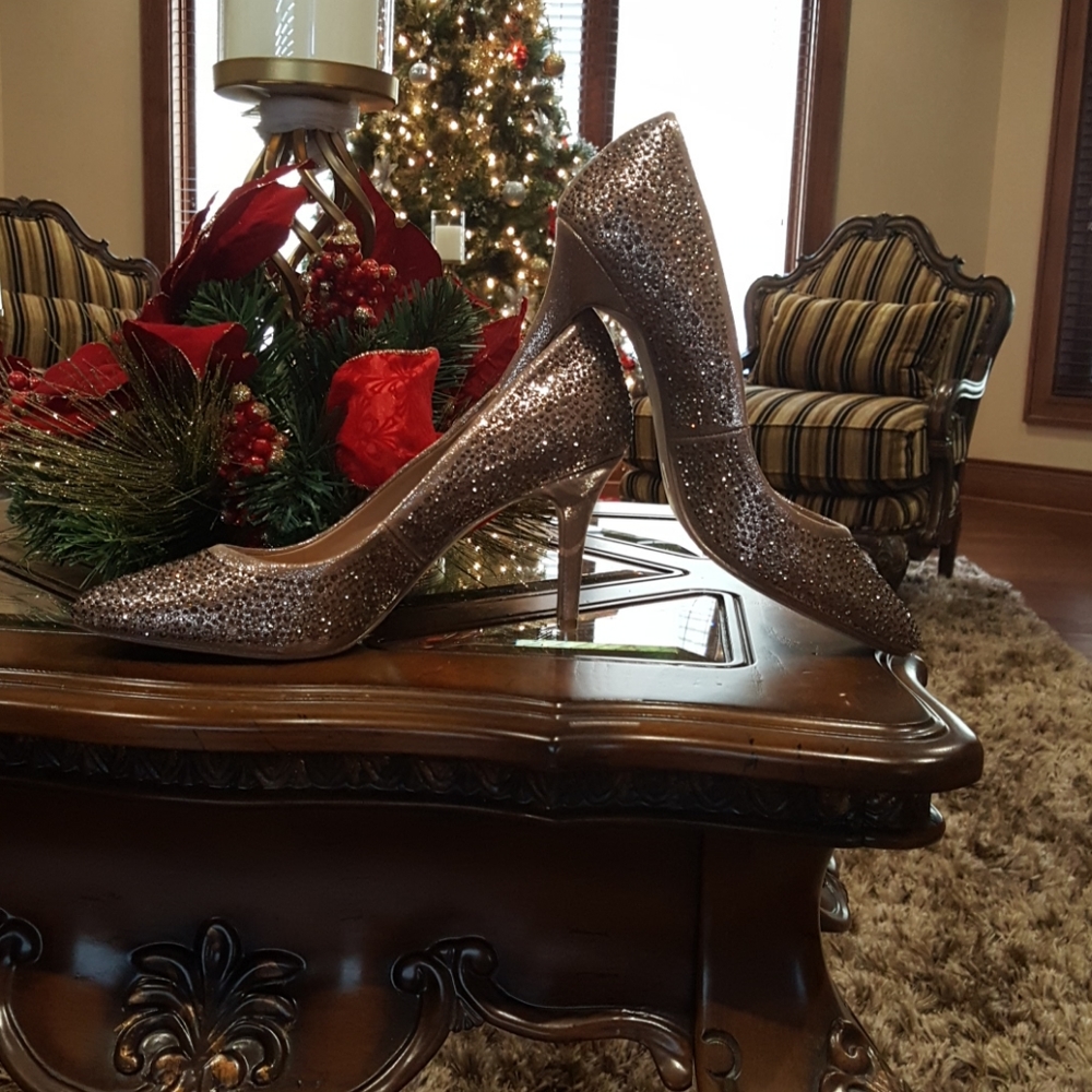 International Concepts Heels